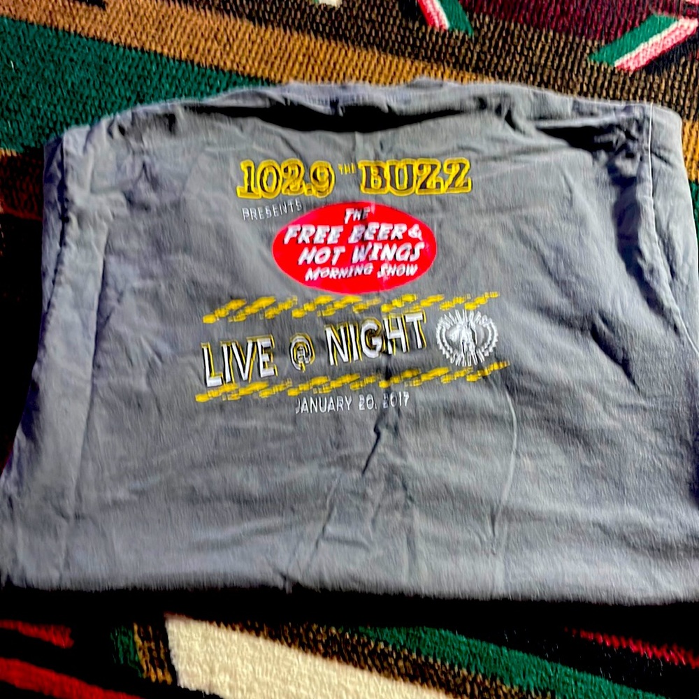 Free Beer and Hot Wings Live at Night
